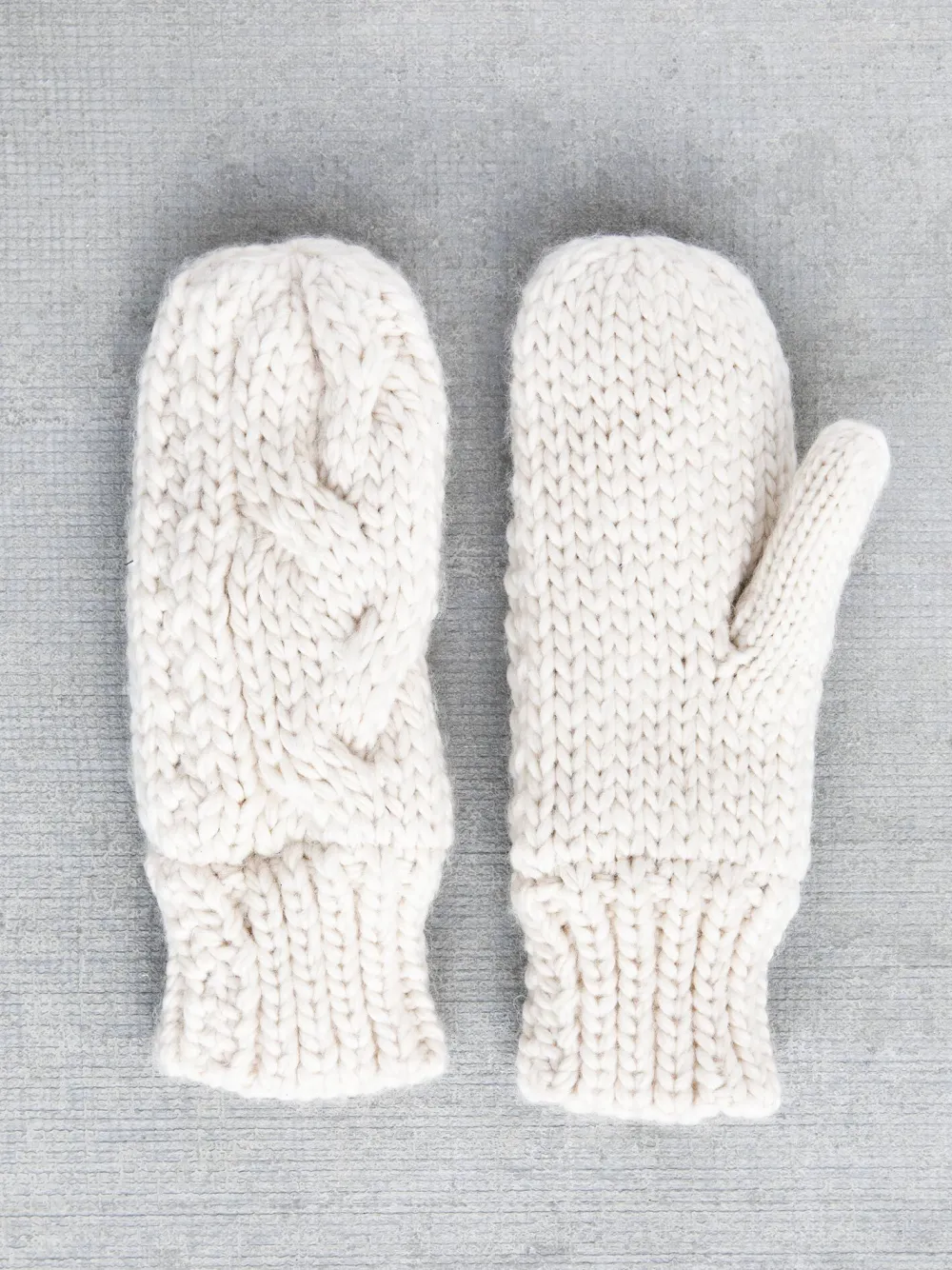 Store NIC+ZOE Hat Attack Fisherman Cable Mitten Charcoal